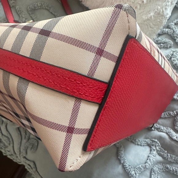 Burberry tote - Picture 10 of 12